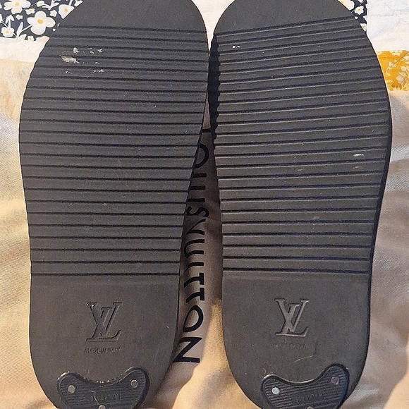 Louis Vuitton EASY MULE size 7 men, size 9 women - Picture 16 of 16